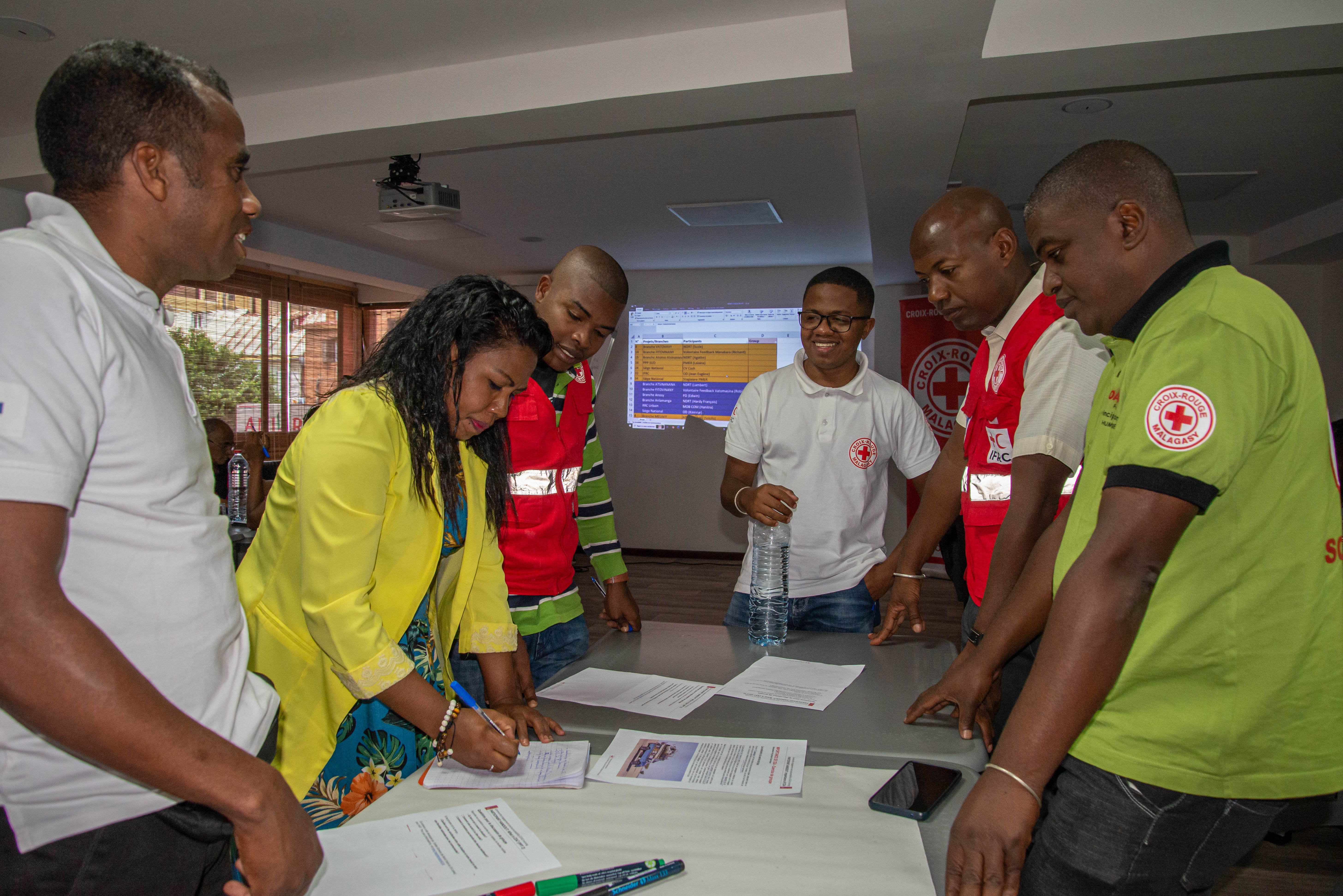 La Croix-Rouge Malagasy en Avant pour Renforcer l'Engagement Communautaire et la Redevabilité (CEA)