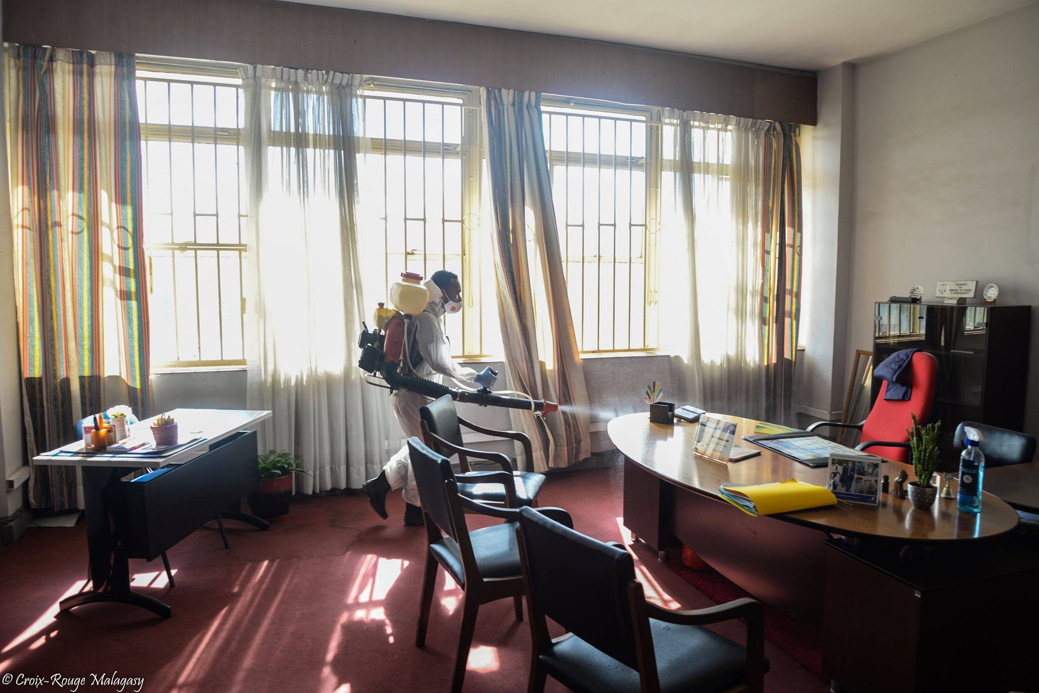 Désinfection du 𝐌𝐢𝐧𝐢𝐬𝐭𝐞̀𝐫𝐞𝐬 𝐝𝐞 𝐆𝐚𝐫𝐝𝐞𝐬 𝐝𝐞𝐬 𝐒𝐜𝐞𝐚𝐮𝐱 𝐞𝐭 𝐝𝐞 𝐥𝐚 𝐉𝐮𝐬𝐭𝐢𝐜𝐞